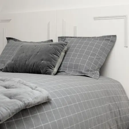 Suites De La Tour Centre Aparthotel 3*